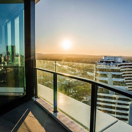 2 Bedroom Luxurious Family Apartment Next To Pacific Fair - Broadbeach Gold Coast Gc22 Exterior photo