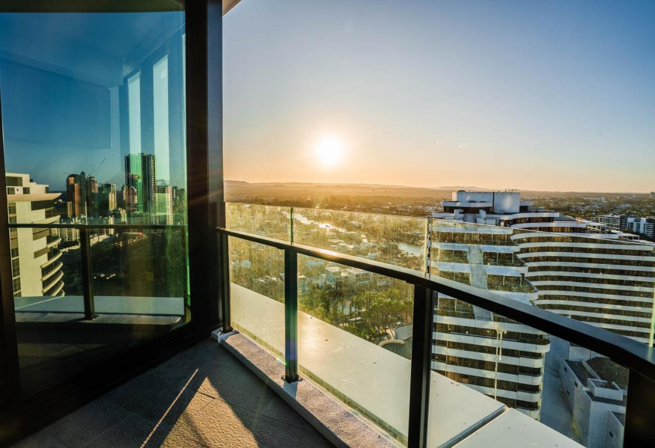 2 Bedroom Luxurious Family Apartment Next To Pacific Fair - Broadbeach Gold Coast Gc22 Exterior photo